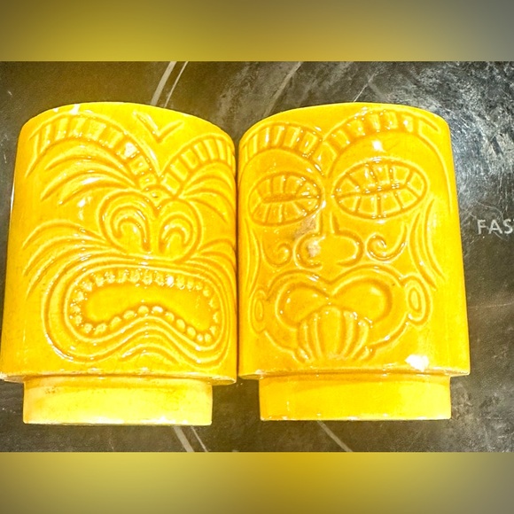 VTG Canary Yellow Ceramic Pitcher & Double Sided Tiki Cups marked Resper - Picture 11 of 13